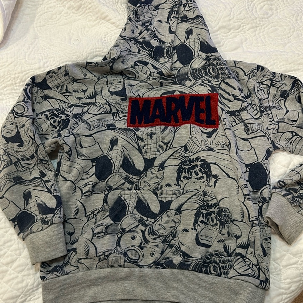Marvel‎ hoodie with front pockets